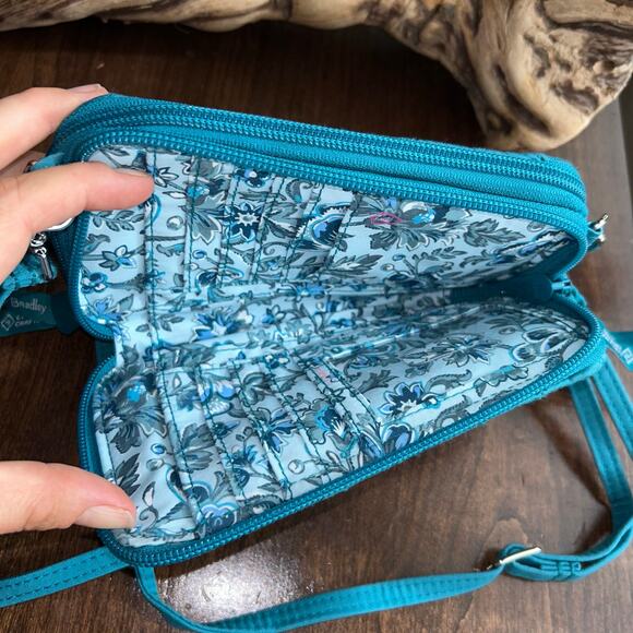 Vera Bradley RFID All in One Crossbody Bag blue - Picture 7 of 11